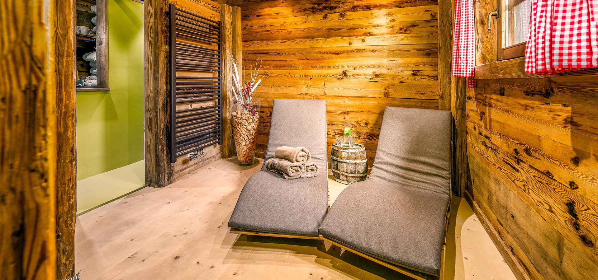 Unser Bauernhof Unterkoflhof Wellness Relax Erholung Sauna in Südtirol Seiser Alm Kastelruth Bauernhofurlaub hochalpine Kulisse Dolomiten (1)